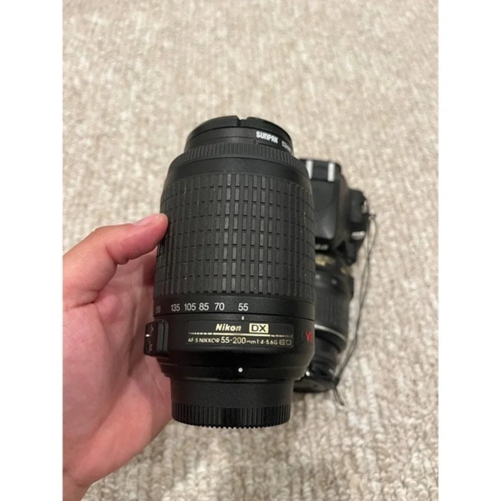 Nikon D60 10.2MP Digital SLR Camera + 55-200mm AF-S Nikkor 1:4-5.6 VR + …‎